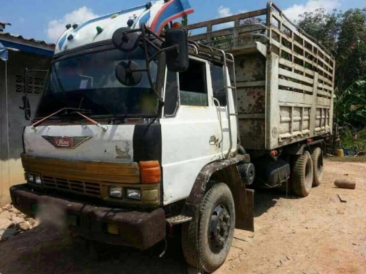 รถฮีโน่ 10 ล้อดั้ม F17  168 แรงม้า.  สนใจติดต่อ 081 - 6079515