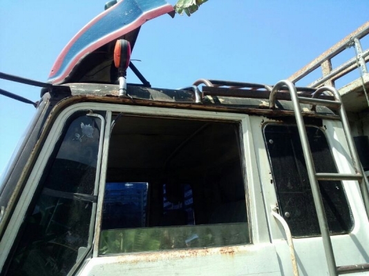 รถฮีโน่ 10 ล้อดั้ม F17  168 แรงม้า.  สนใจติดต่อ 081 - 6079515