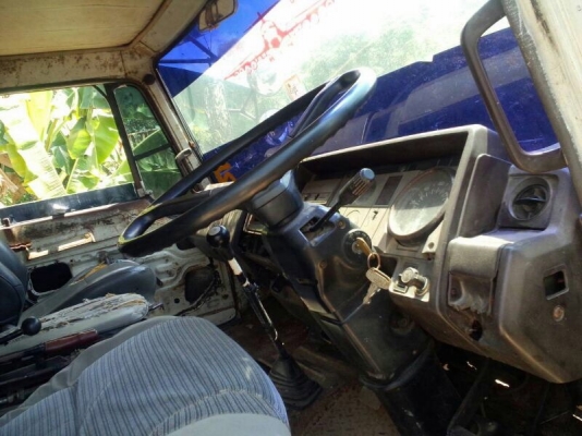 รถฮีโน่ 10 ล้อดั้ม F17  168 แรงม้า.  สนใจติดต่อ 081 - 6079515