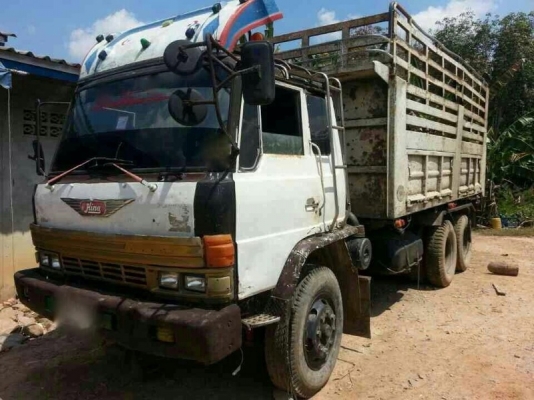 รถฮีโน่ 10 ล้อดั้ม F17  168 แรงม้า.  สนใจติดต่อ 081 - 6079515