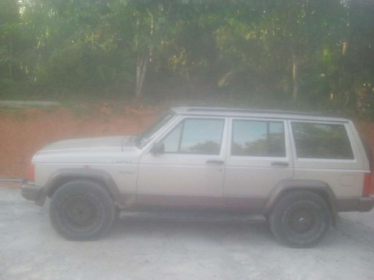 ขายรถจี๊ป JEEP JAROKEE เครื่อง 4.0 เกียร์ออโต้ กระจกไฟฟ้า ถุงลม ปี 1995 รถวิ่งได้ 180000 กิโลเมตร ป้ายประมูล ราคา 350000