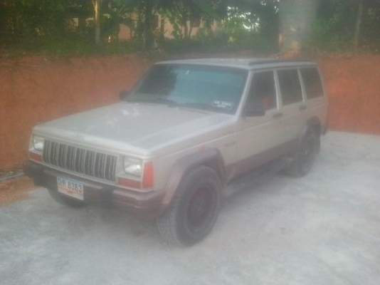 ขายรถจี๊ป JEEP JAROKEE เครื่อง 4.0 เกียร์ออโต้ กระจกไฟฟ้า ถุงลม ปี 1995 รถวิ่งได้ 180000 กิโลเมตร ป้ายประมูล ราคา 350000