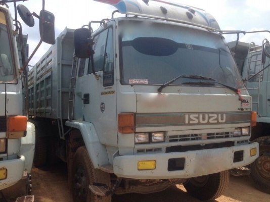 รถอีซูซุ 10 ล้อดั้ม  FXZ 240 แรงม้า.  สนใจติดต่อ 081 - 6079515