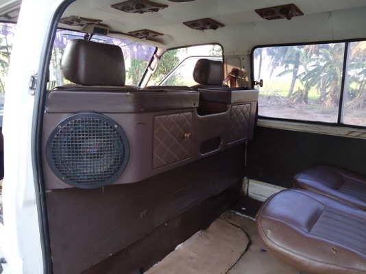 รถตู้  Toyota  hiace  ขับดี   เครื่องดี  สี บางๆ ทั้งคัน ประหยัด แก๊ส  LPG  เอกสารพร้อมโอน