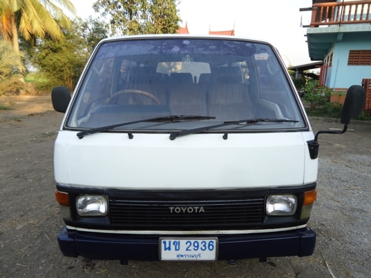 รถตู้  Toyota  hiace  ขับดี   เครื่องดี  สี บางๆ ทั้งคัน ประหยัด แก๊ส  LPG  เอกสารพร้อมโอน