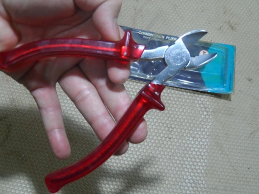 ลดแบบต่ำกว่าทุนไปเลยครับ ขายๆๆ คีมตัด งานไฟฟ้า