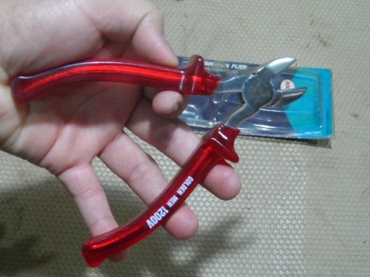 ลดแบบต่ำกว่าทุนไปเลยครับ ขายๆๆ คีมตัด งานไฟฟ้า