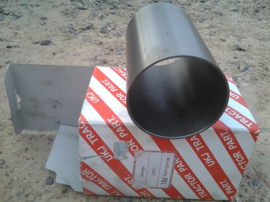 ขายปลอกเสื้อสูบ L 22  คูโบต้า ราคาถูก  3  อัน