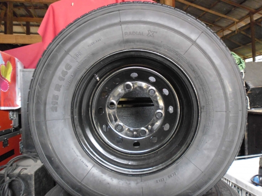 ขาย ล้อผ่า  4 ล้อใหญ่  เพาลอย สวยๆ ครับ 1 ชุด ราคา  8,500