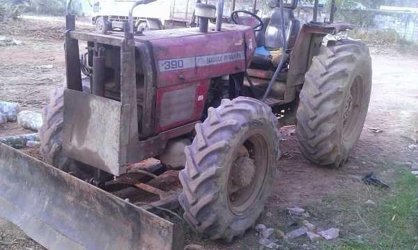 ขาย แมสซี่เฟอร์กุสัน MF390    4 WD พร้อมใบมีดหน้า(มีคลิป)