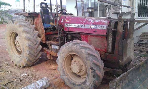 ขาย แมสซี่เฟอร์กุสัน MF390 4 WD พร้อมใบมีดหน้า(มีคลิป) ขาย แมสซี่เฟอร์กุสัน MF390 4 WD พร้อมใบมีดหน้า(มีคลิป)