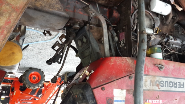 ขาย แมสซี่เฟอร์กุสัน MF390 4 WD พร้อมใบมีดหน้า(มีคลิป) ขาย แมสซี่เฟอร์กุสัน MF390 4 WD พร้อมใบมีดหน้า(มีคลิป)