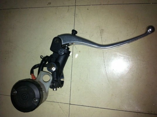 ขายปั้มบน Brembo เบอร์18 ถอดจาก Triumph สภาพสวย เหมือนของใหม่