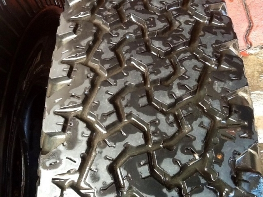 ขายยาง  BF  33 x 10.5 x 15  ....... สวยๆ เชิญครับ