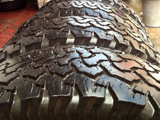 ขายยาง  BF  33 x 10.5 x 15  ....... สวยๆ เชิญครับ