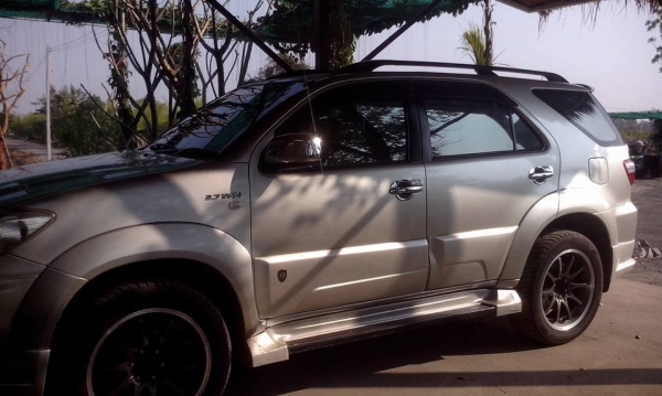 รถ TOYOTA  FORTUNER  สภาพสวย สเกิ้ลรอบคัน แม็คขอบ 20&quot; ราคาโดนใจ พิเศษ 770,000 บาท