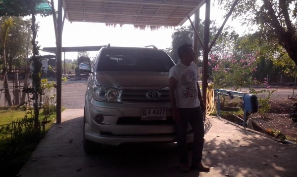 รถ TOYOTA  FORTUNER  สภาพสวย สเกิ้ลรอบคัน แม็คขอบ 20&quot; ราคาโดนใจ พิเศษ 770,000 บาท