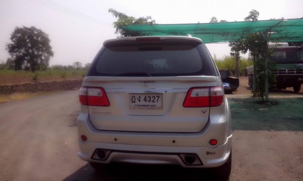 รถ TOYOTA  FORTUNER  สภาพสวย สเกิ้ลรอบคัน แม็คขอบ 20&quot; ราคาโดนใจ พิเศษ 770,000 บาท