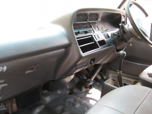 ขายรถตู้ปี 95 เครื่องเดิมดีเซล เบาะ4 แถว ขายรถตู้ปี 95 เครื่องเดิมดีเซล เบาะ4 แถว