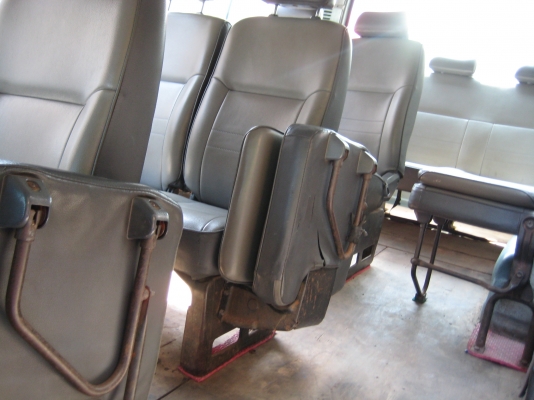 ขายรถตู้ปี 95 เครื่องเดิมดีเซล เบาะ4 แถว ขายรถตู้ปี 95 เครื่องเดิมดีเซล เบาะ4 แถว