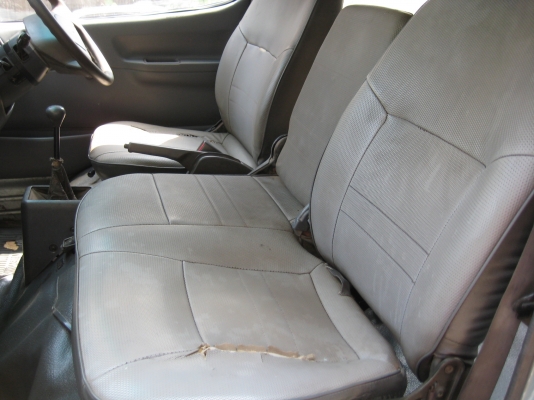 ขายรถตู้ปี 95 เครื่องเดิมดีเซล เบาะ4 แถว ขายรถตู้ปี 95 เครื่องเดิมดีเซล เบาะ4 แถว