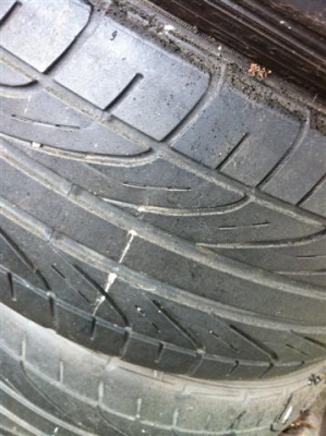 ขายยางเก่า 4เส้น 900 บาทมาก่อนเอาไป