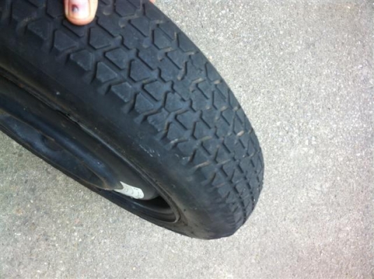 ขายยางเก่า 4เส้น 900 บาทมาก่อนเอาไป