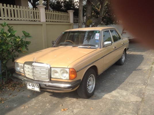ขาย BENZ W123 สภาพ สมบูรณ์ ไม่มีที่ติ