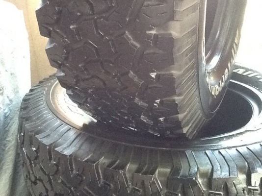 ขายยาง  BF  265 x 75 x 16 ............ สวยๆ เชิญครับ