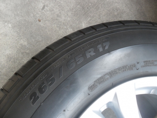 ล้อแม็ก 17นิ้ว 6 รูมาสด้า+ยาง265/65R17ปี10 สวยๆ 4 ล้อ ราคา 7700 บาท