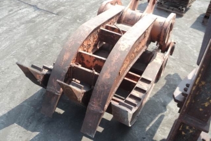 ขายหัวคีบไม้ หัวคีบเหล็ก สำหรับรถรถแบคโฮ PC 200 มือสองเก่าญี่ปุ่น ตัวใหญ่ ราคา 65,000 บาท