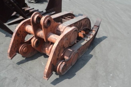 ขายหัวคีบไม้ หัวคีบเหล็ก สำหรับรถรถแบคโฮ PC 200 มือสองเก่าญี่ปุ่น ตัวใหญ่ ราคา 65,000 บาท