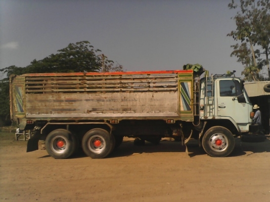 ขายรถบรรทุกสิบล้อดั๊มพ์ Isuzu 210 วางเครื่อง 270 เกียร์ฟูลเลอร์ ยาง 80\% กระบะเหล็ก มีระบบลากพ่วง