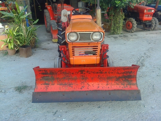 ขาย KUBOTA ZL2000 สภาพสวยๆ ใช้งานดีพร้อมดันหน้า