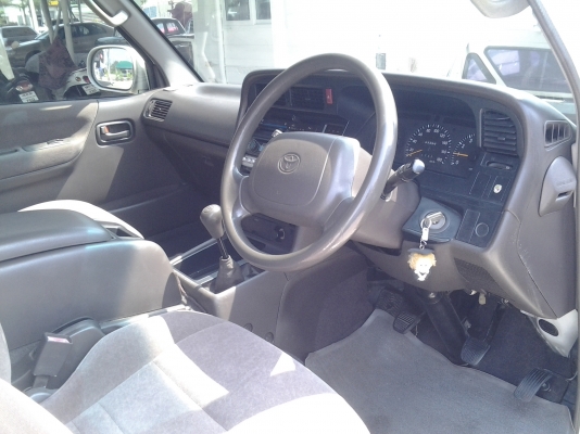 ตู้ custom ปี 02&#039;  เครื่องเดิมเบนซิล+แก็ส