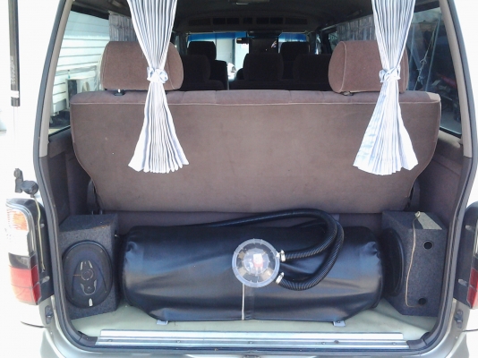 ตู้ custom ปี 02&#039;  เครื่องเดิมเบนซิล+แก็ส