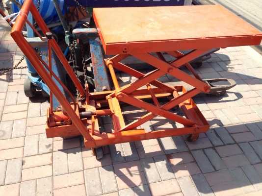 ขาย X lift ยกของ ยกได้สูงจากพื้น 90 cm. ขนาด 90x20 สภาพดี