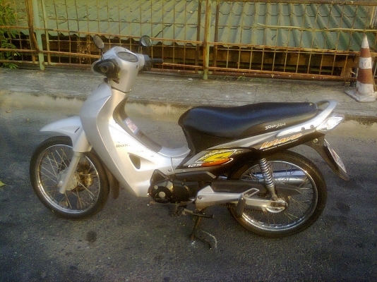 เวฟ 125 เอกสารครบ  ไฟ  ดี  ภาษีเต็ม  สตาร์ทเท้า