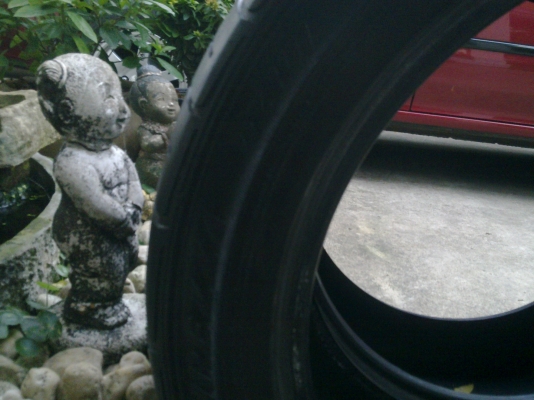 ขายยาง Dunlop ปี10 255/45/18 1คู่ ดอกหนาๆคับ 2700 บาทคับ