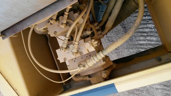 KOMATSU PC100-3 ซื้อเก่านอกมา 2 ปี  สภาพดี พร้อมใช้มากครับ