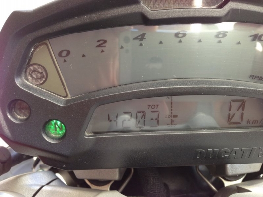 ขาย Ducati Monster 795 รถศูนย์ทองหล่อสภาพกริ๊ปๆไม่เคยล้มไม่เคยชน ขาย Ducati Monster 795 รถศูนย์ทองหล่อสภาพกริ๊ปๆไม่เคยล้มไม่เคยชน