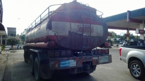 ขายรถสิบล้อบรรทุกน้ำมัน Isuzu 240 หัวขาว FXZ23NFY 2 เพลา เครื่อง P11C โหลดบน ทะเบียนพร้อม ขายรถสิบล้อบรรทุกน้ำมัน Isuzu 240 หัวขาว FXZ23NFY 2 เพลา เครื่อง P11C โหลดบน ทะเบียนพร้อม