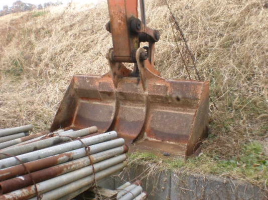 ขายรถขุดอาร์มยาว Hitachi EX200-2M สนใจโทร 083 0812889