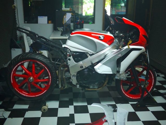 รับสั่งประกอบ Cbr400 Vfr Nc30 Nc35 จัดไฟแนนท์ได้เลือกสีเลือกลายเลือกแฟริ่งได้