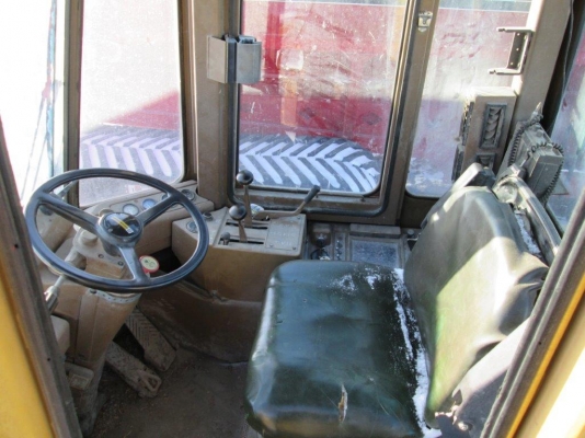 รถตักล้อยาง CAT 936E มือสอง สนใจโทร 083 081 2889