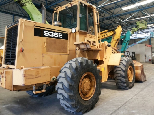 รถตักล้อยาง CAT 936E มือสอง สนใจโทร 083 081 2889