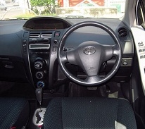 Toyota Yaris  ดาวน์น้อย สภาพนางฟ้าหาอยู่คันนี้เลยจ้า สวยโคตร โคตร