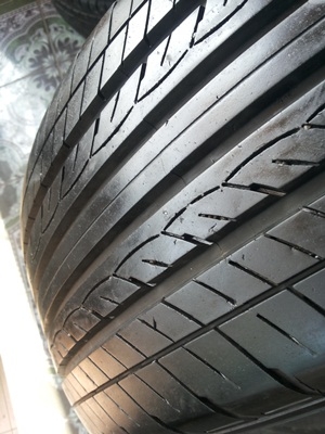 ขายยาง215/60/17 ปี 11/2เส้นปี09/2เส้น YOKOHAMA dB JAPAN 1 ชุด