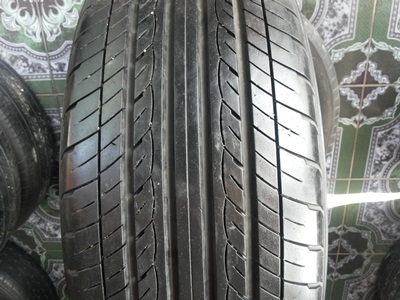 ขายยาง215/60/17 ปี 11/2เส้นปี09/2เส้น YOKOHAMA dB JAPAN 1 ชุด