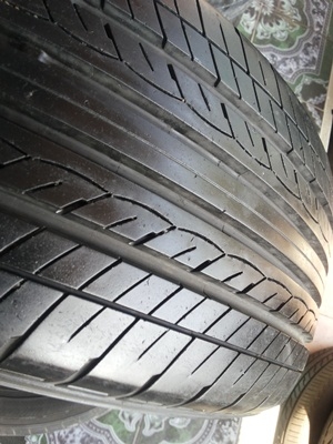 ขายยาง215/60/17 ปี 11/2เส้นปี09/2เส้น YOKOHAMA dB JAPAN 1 ชุด